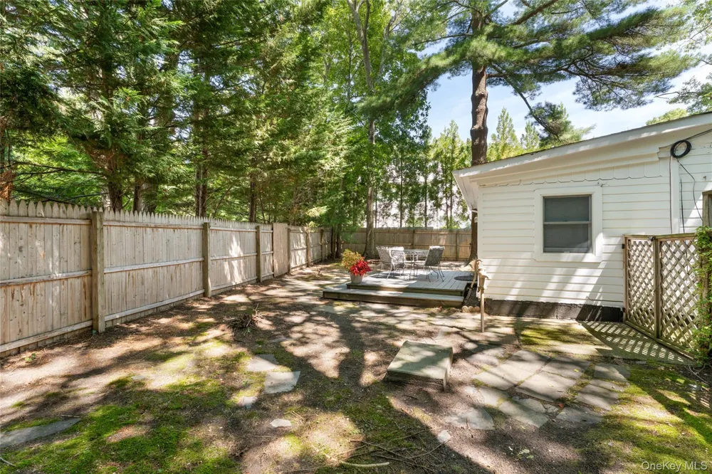 141 W Neck Road Southampton, NY 11968