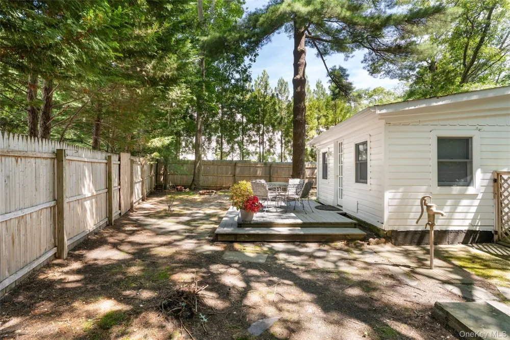 141 W Neck Road Southampton, NY 11968