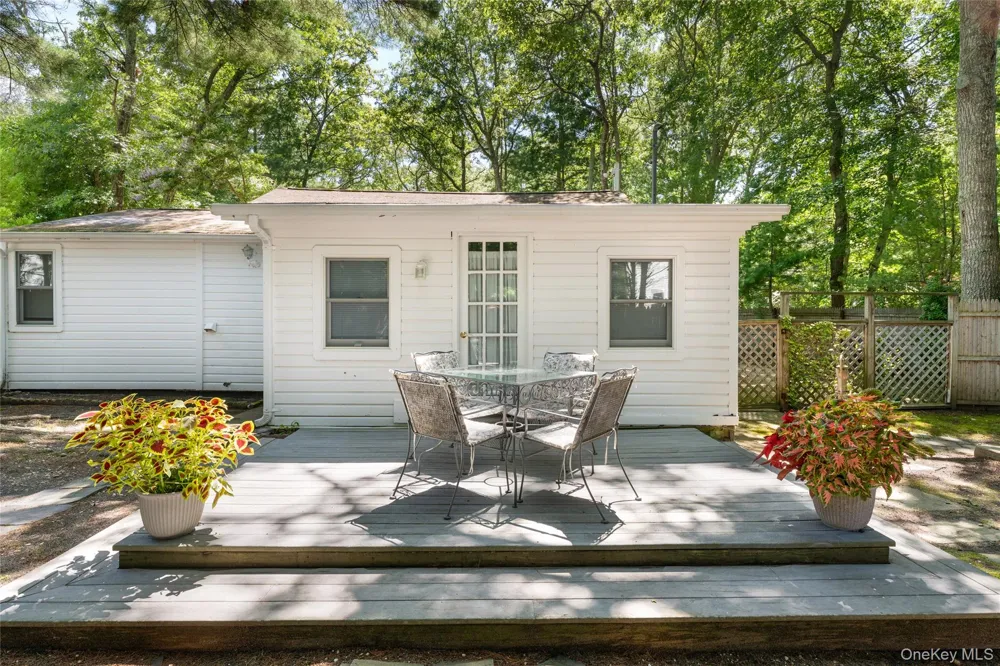 141 W Neck Road Southampton, NY 11968