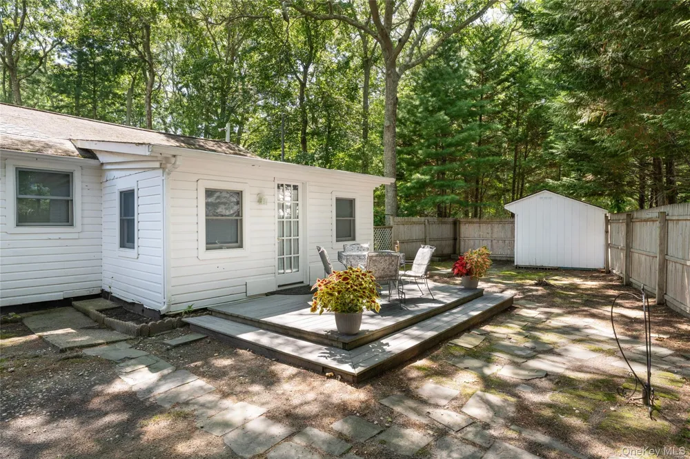 141 W Neck Road Southampton, NY 11968