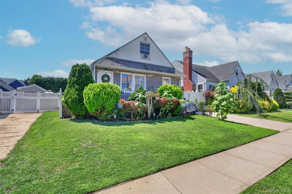 1069 Phoebe Street Franklin Square, NY 11010