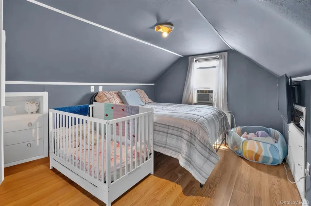 1069 Phoebe Street Franklin Square, NY 11010