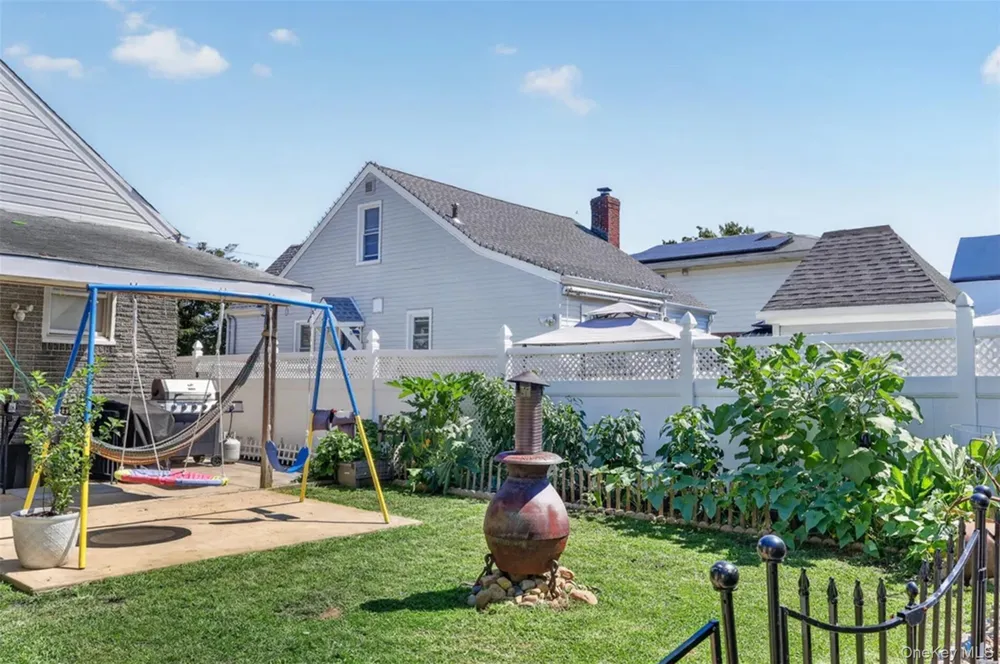 1069 Phoebe Street Franklin Square, NY 11010