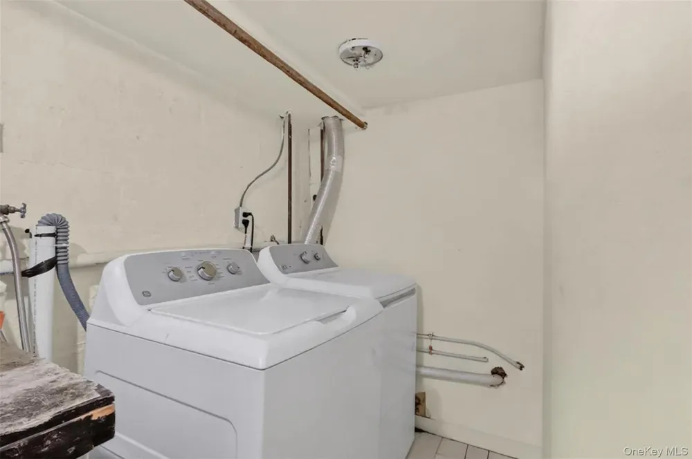 1069 Phoebe Street Franklin Square, NY 11010