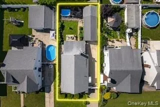 1069 Phoebe Street Franklin Square, NY 11010