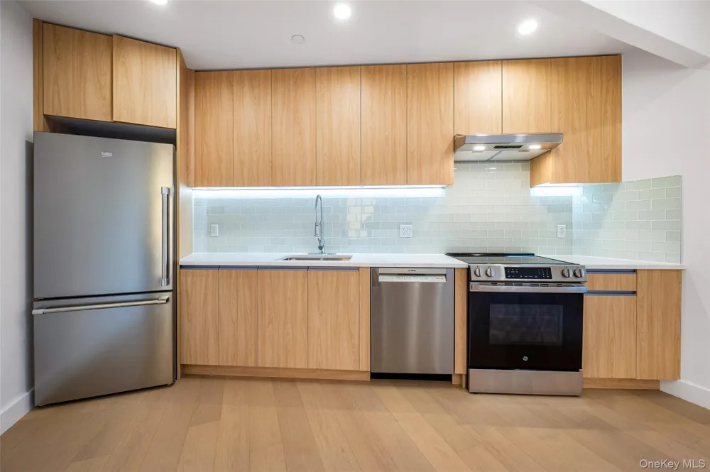 150-02 Northern Boulevard #6A Flushing, NY 11354