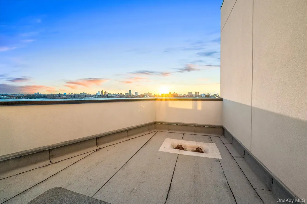 150-02 Northern Boulevard #6A Flushing, NY 11354