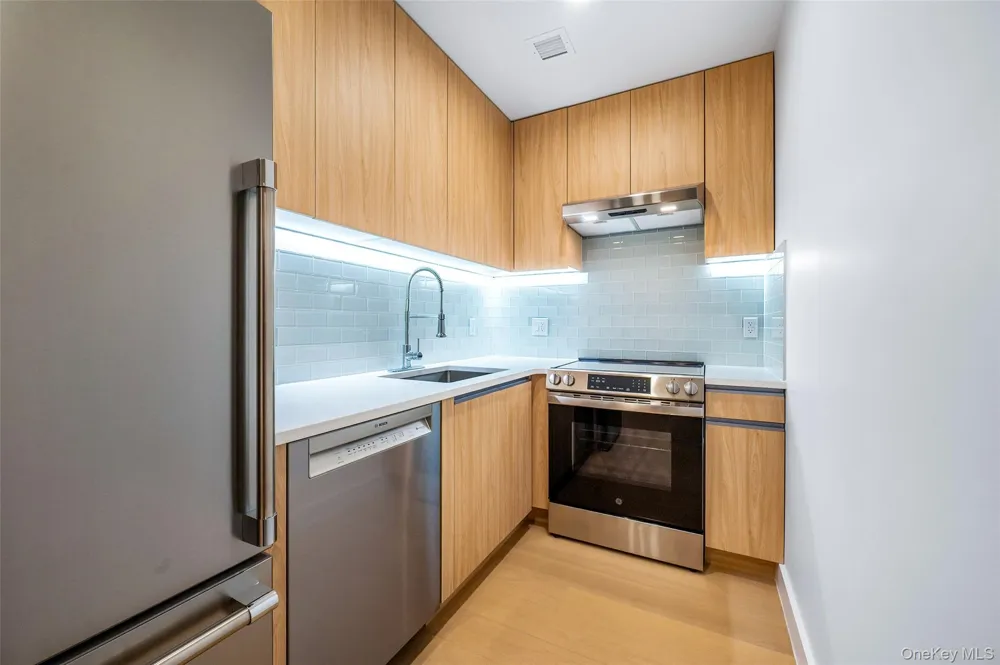150-02 Northern Boulevard #4K Flushing, NY 11354