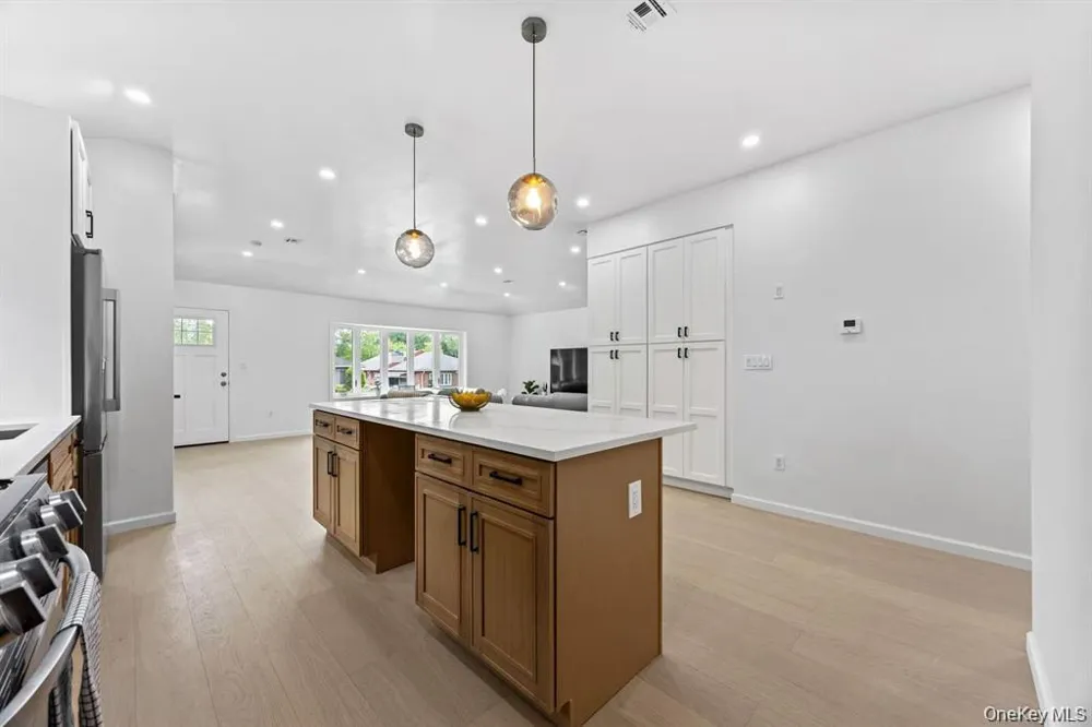 22659 76th Road Oakland Gardens, NY 11364