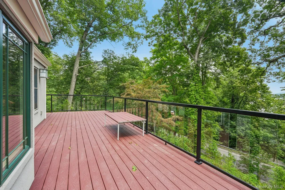 736 Route 9W S Nyack, NY 10960