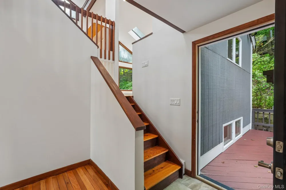 736 Route 9W S Nyack, NY 10960