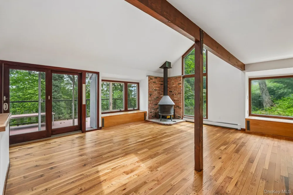 736 Route 9W S Nyack, NY 10960