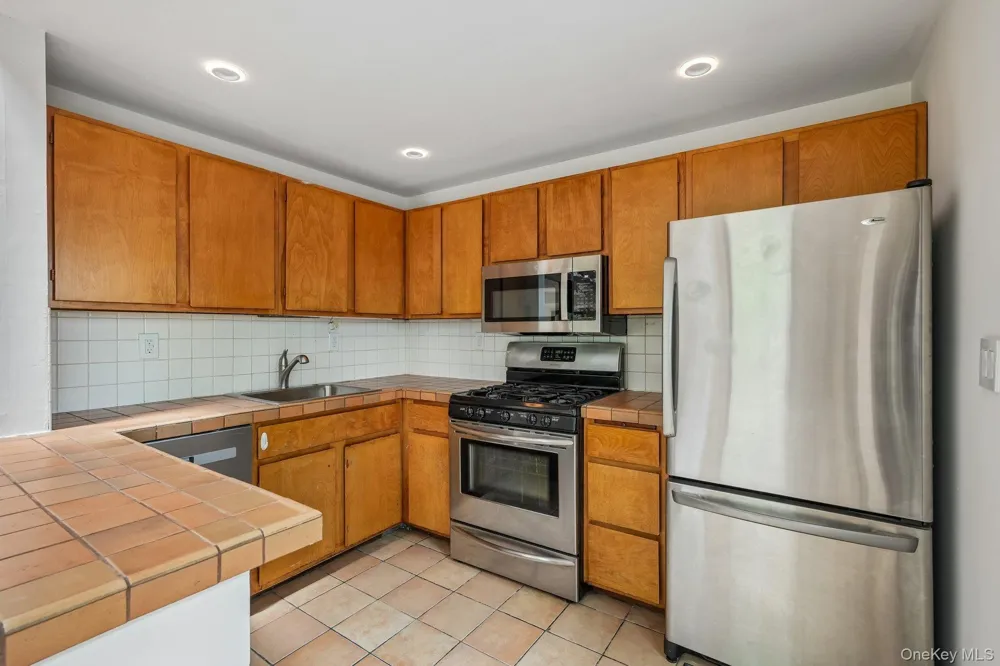 736 Route 9W S Nyack, NY 10960