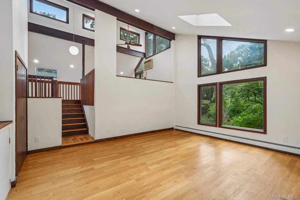 736 Route 9W S Nyack, NY 10960
