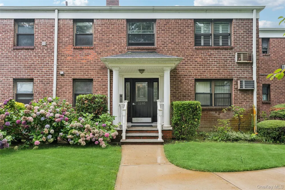 1195 E Broadway #L21 Hewlett, NY 11557