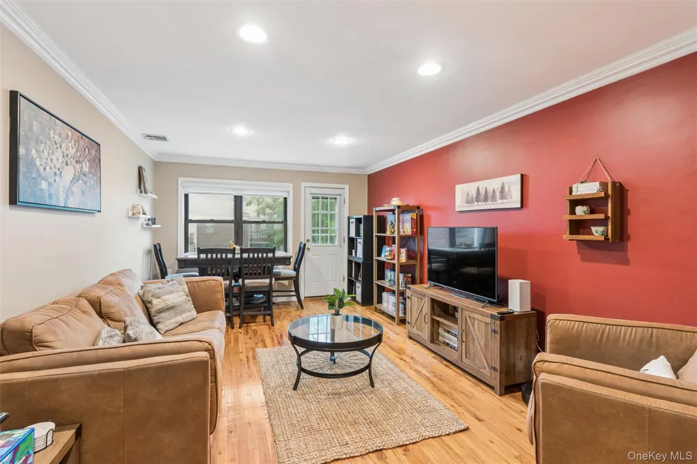 1195 E Broadway #L21 Hewlett, NY 11557