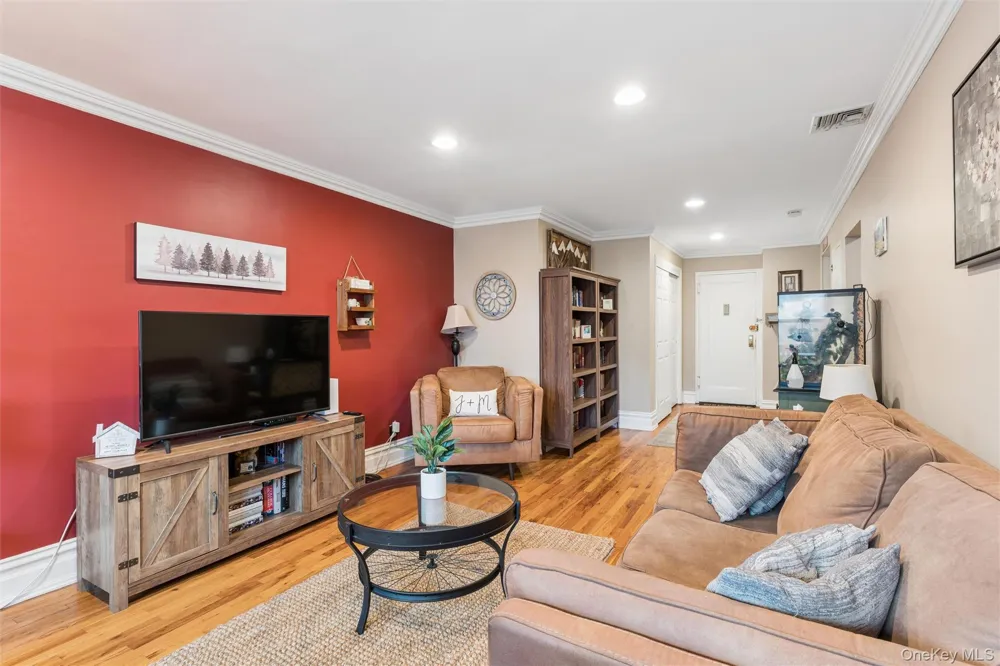 1195 E Broadway #L21 Hewlett, NY 11557