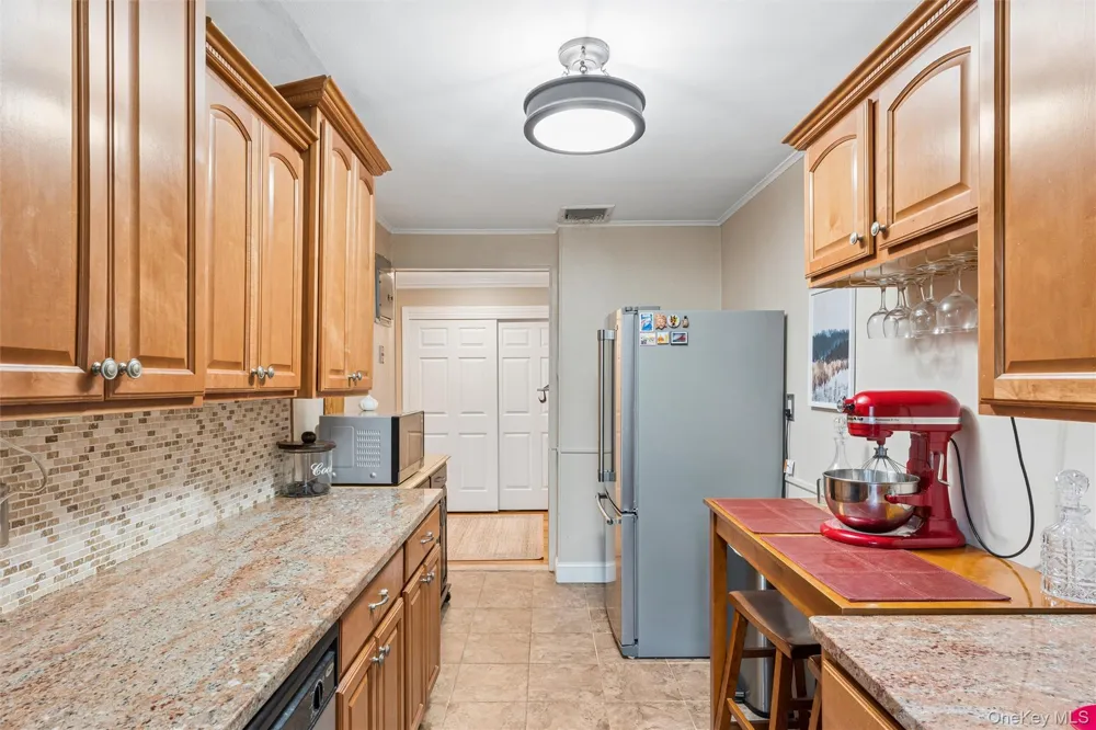 1195 E Broadway #L21 Hewlett, NY 11557