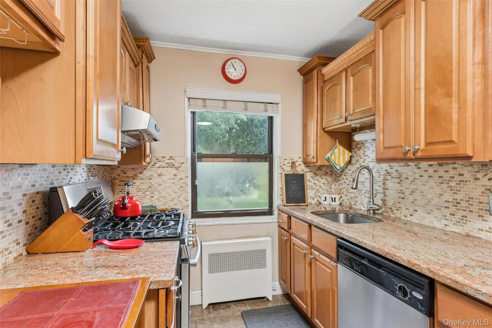 1195 E Broadway #L21 Hewlett, NY 11557