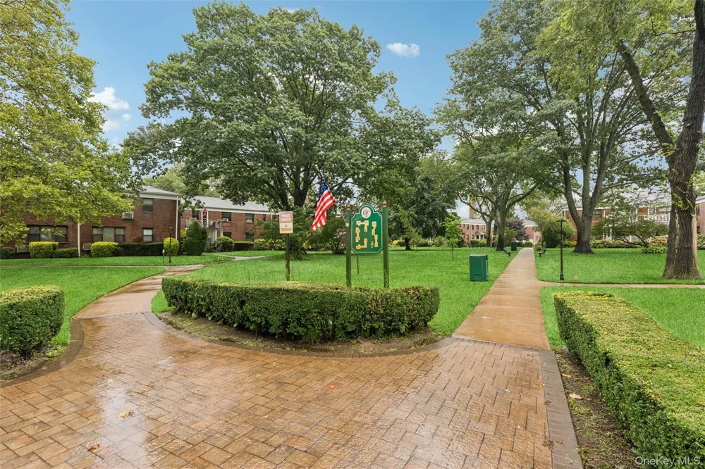 1195 E Broadway #L21 Hewlett, NY 11557