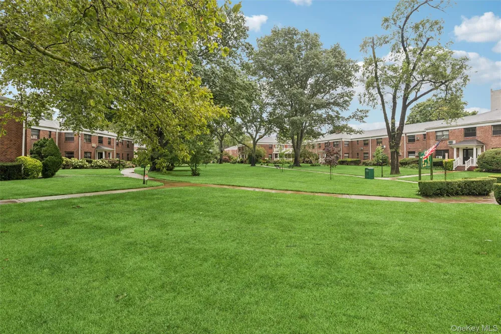 1195 E Broadway #L21 Hewlett, NY 11557