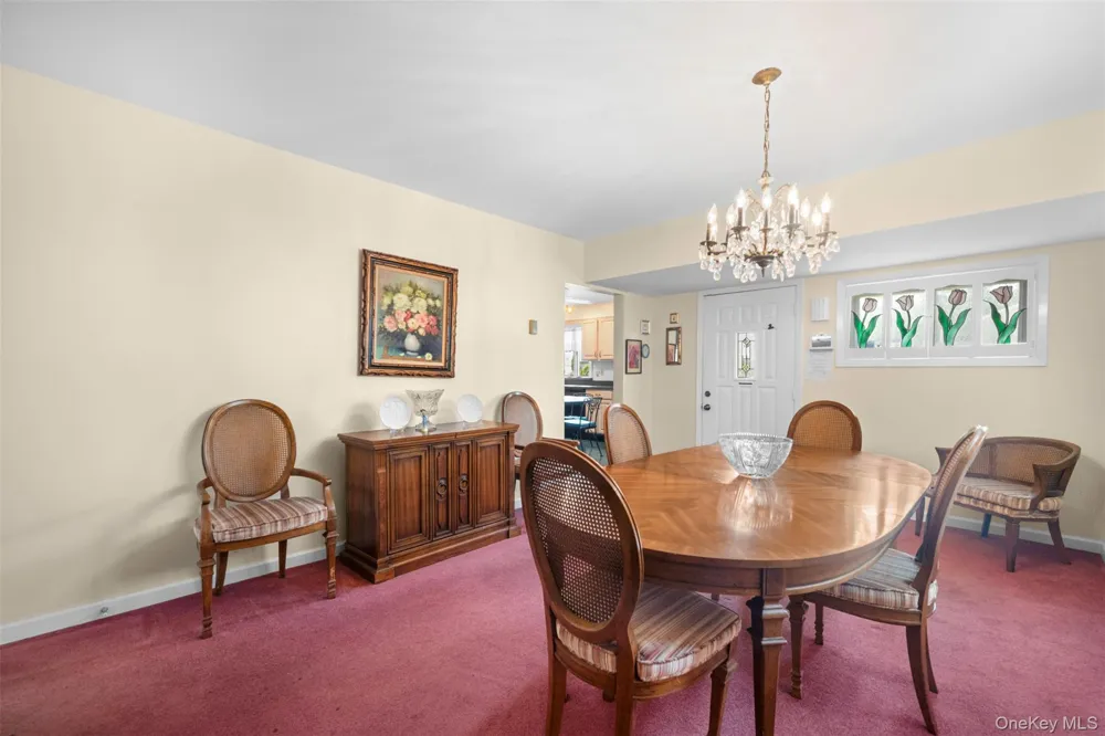 77 Pilgrim Lane Westbury, NY 11590