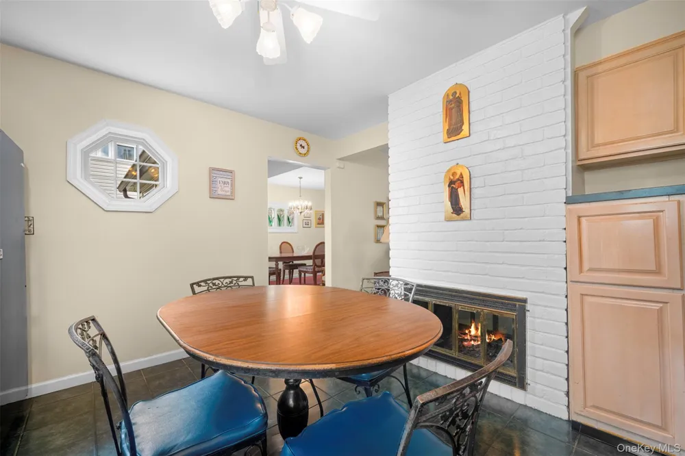 77 Pilgrim Lane Westbury, NY 11590