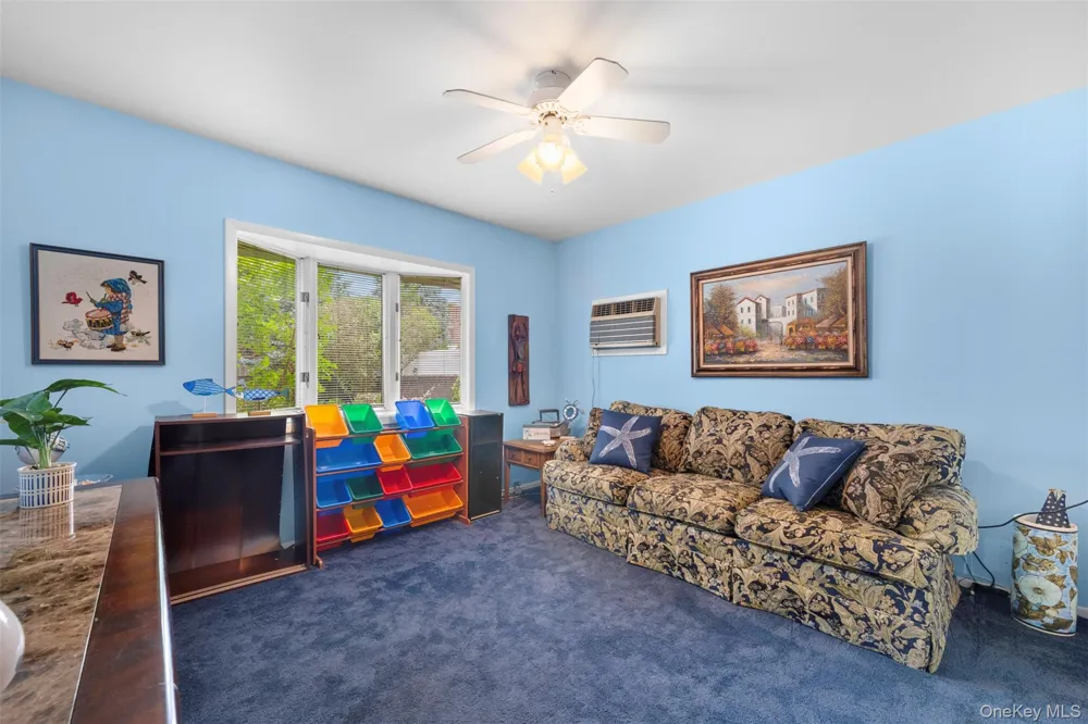 77 Pilgrim Lane Westbury, NY 11590