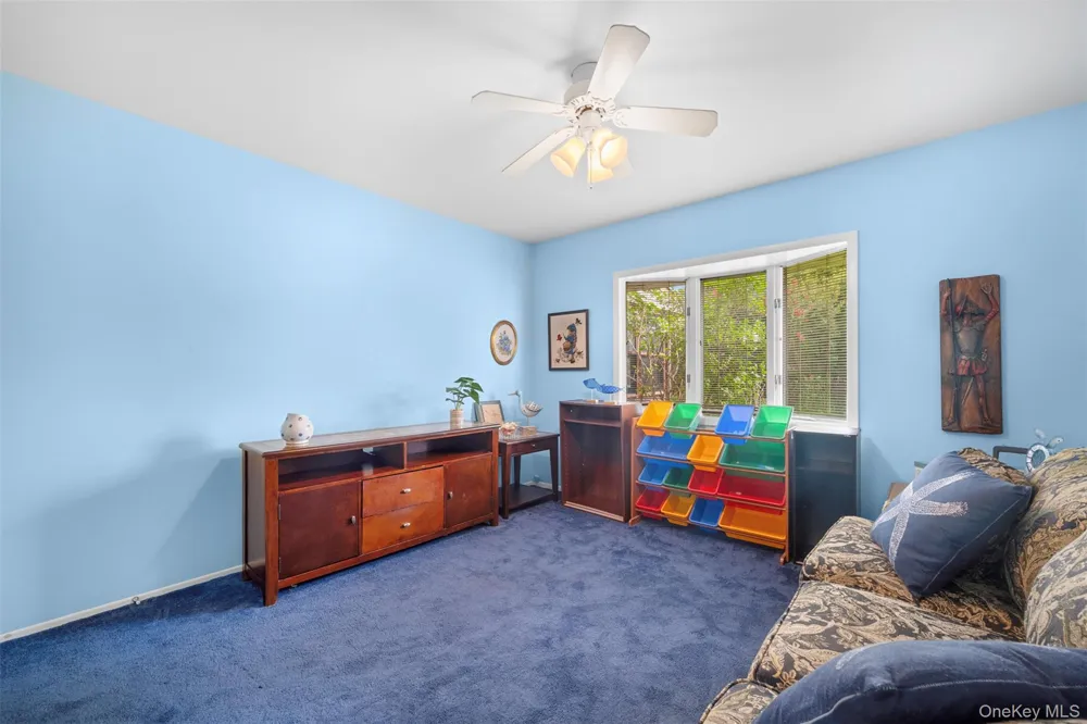 77 Pilgrim Lane Westbury, NY 11590