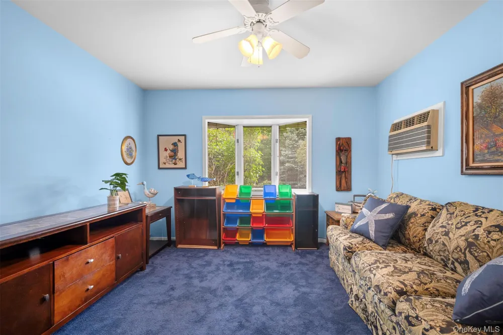 77 Pilgrim Lane Westbury, NY 11590