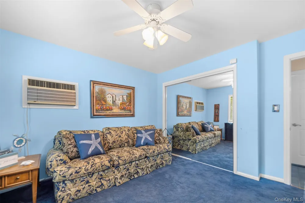 77 Pilgrim Lane Westbury, NY 11590