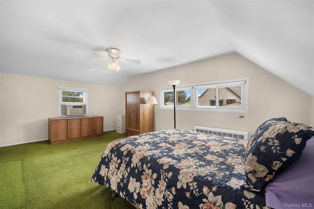 77 Pilgrim Lane Westbury, NY 11590