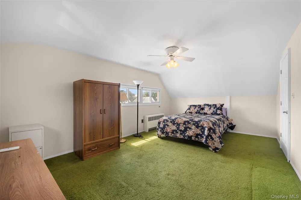 77 Pilgrim Lane Westbury, NY 11590