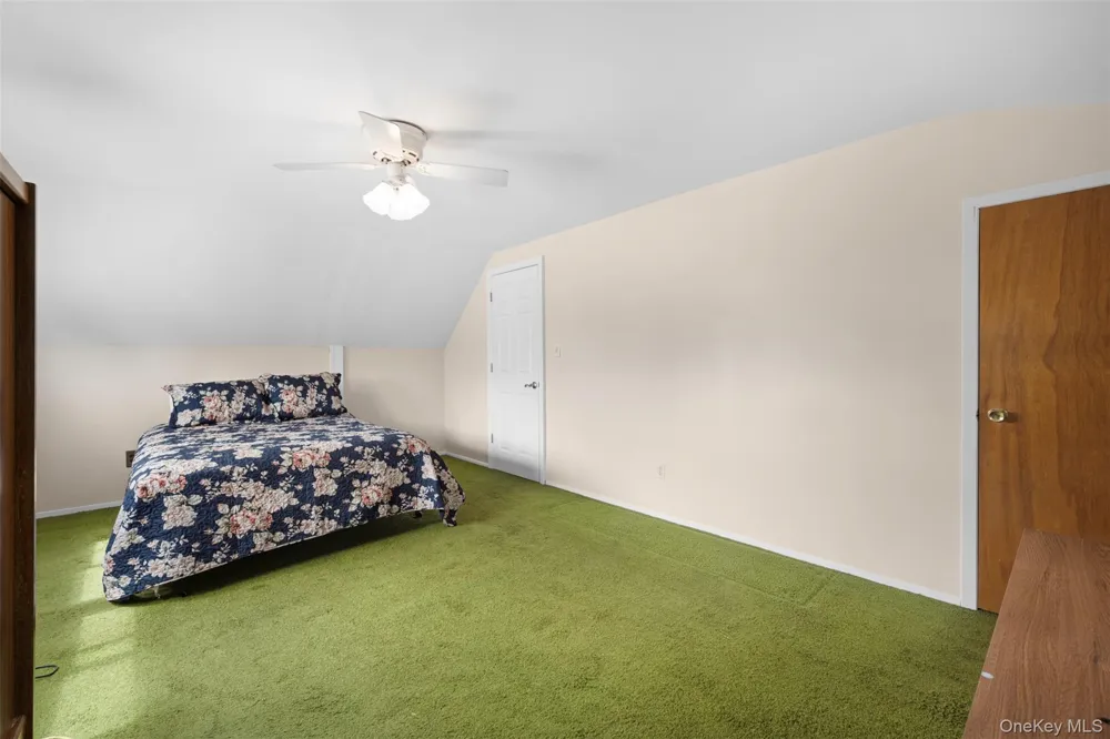 77 Pilgrim Lane Westbury, NY 11590