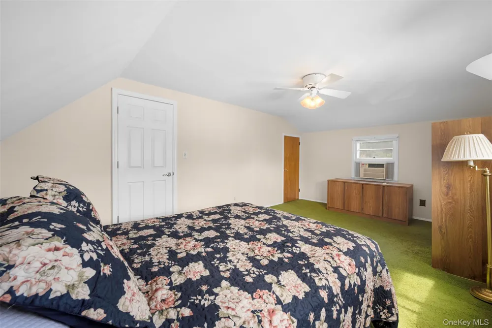 77 Pilgrim Lane Westbury, NY 11590