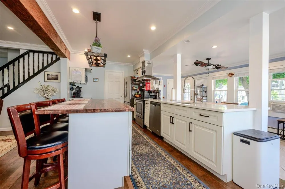 48 W 3rd Street Freeport, NY 11520