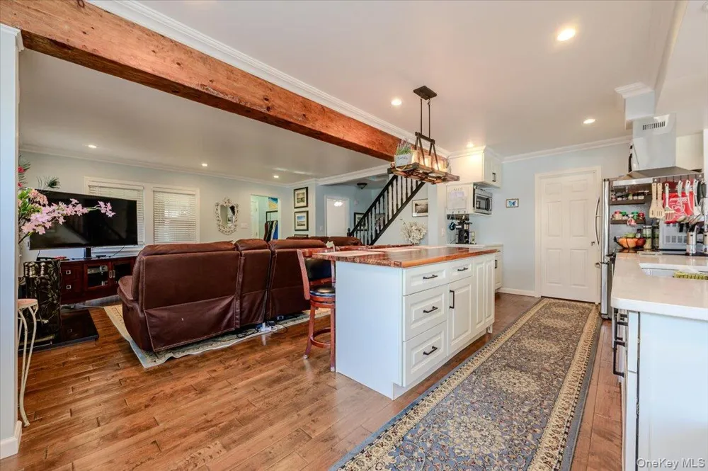 48 W 3rd Street Freeport, NY 11520