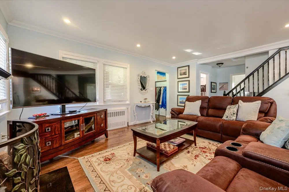 48 W 3rd Street Freeport, NY 11520