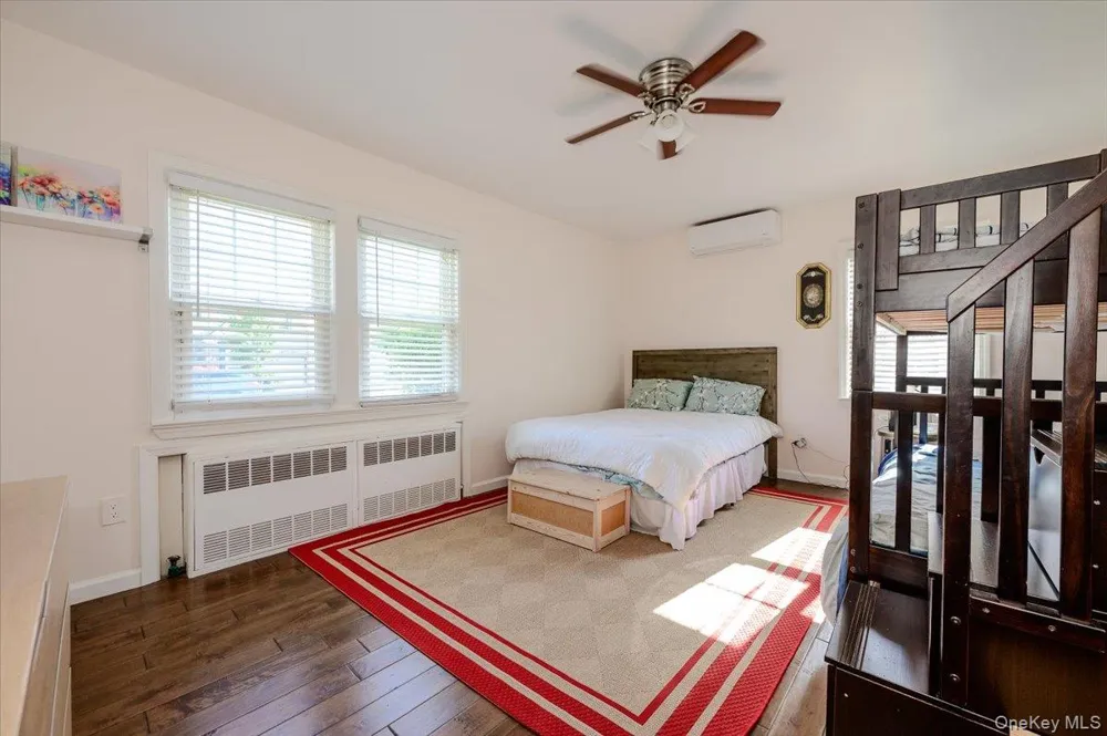 48 W 3rd Street Freeport, NY 11520
