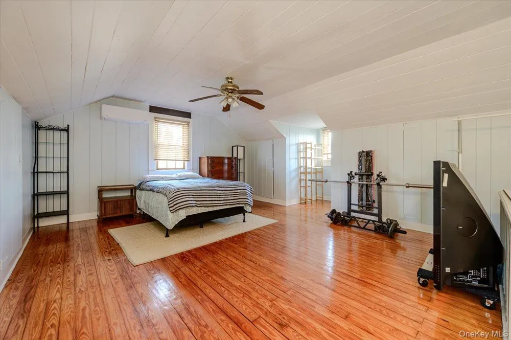 48 W 3rd Street Freeport, NY 11520