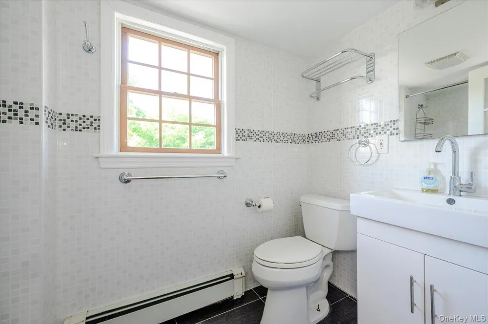 48 W 3rd Street Freeport, NY 11520