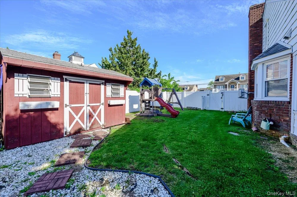 48 W 3rd Street Freeport, NY 11520