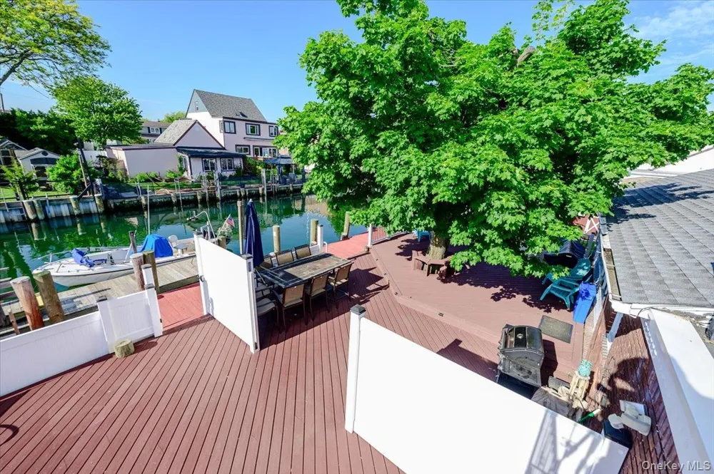 48 W 3rd Street Freeport, NY 11520