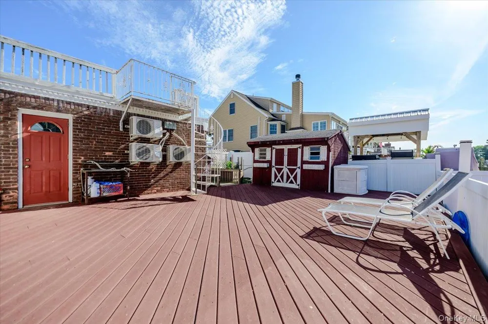 48 W 3rd Street Freeport, NY 11520