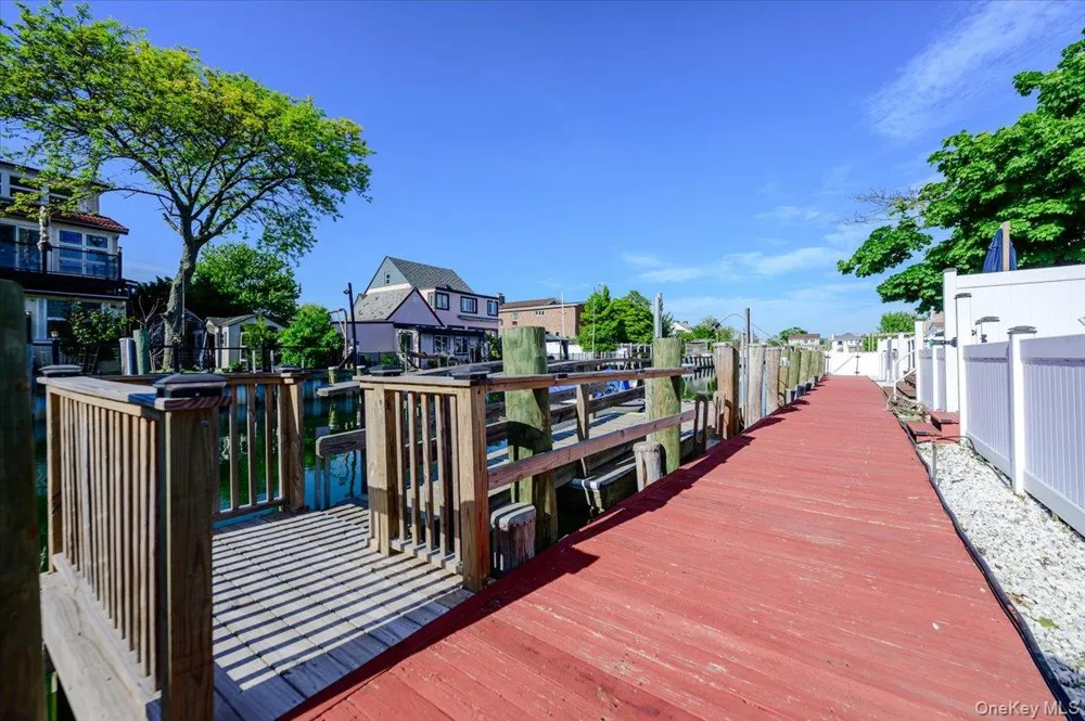 48 W 3rd Street Freeport, NY 11520