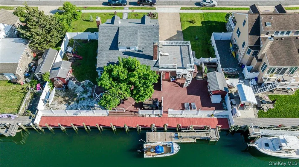 48 W 3rd Street Freeport, NY 11520