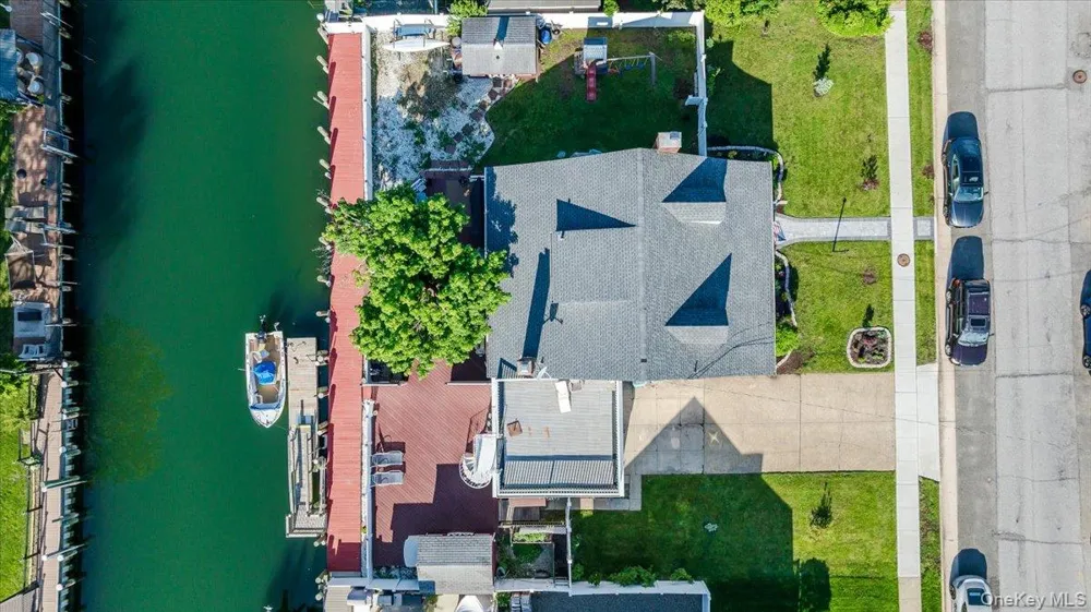 48 W 3rd Street Freeport, NY 11520