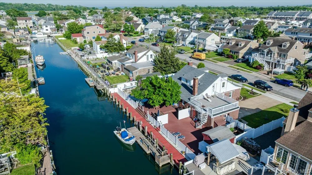 48 W 3rd Street Freeport, NY 11520