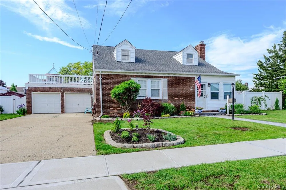 48 W 3rd Street Freeport, NY 11520