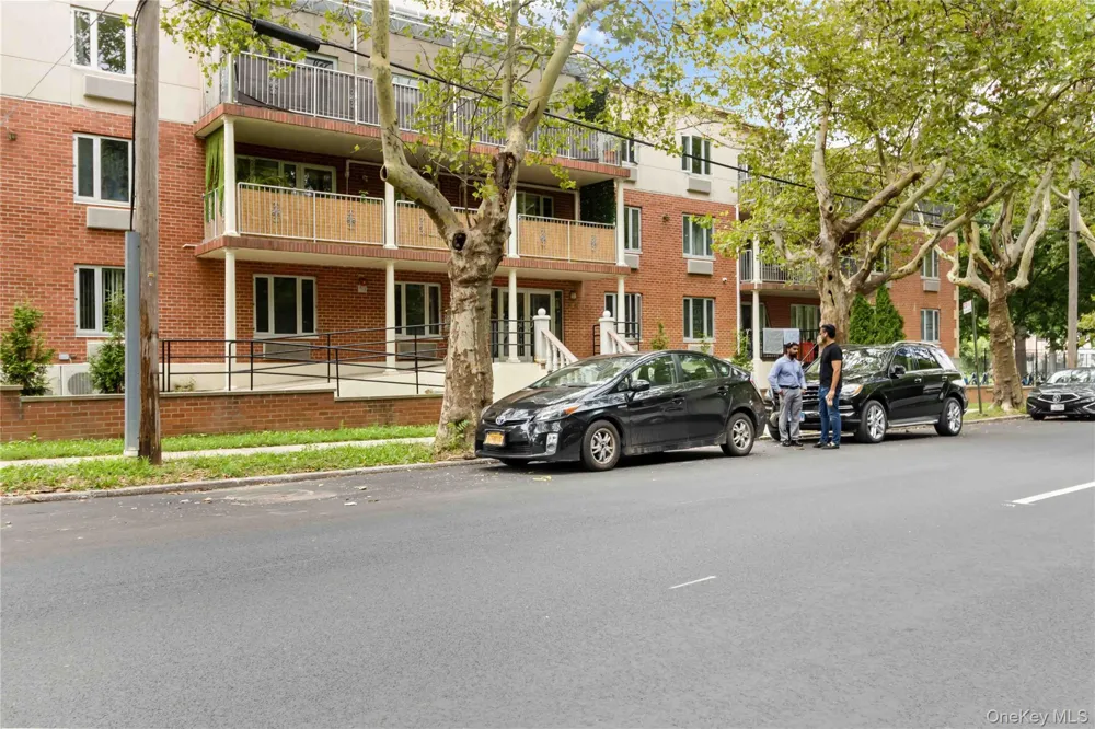 6434 Grand Central Parkway #1E Forest Hills, NY 11375